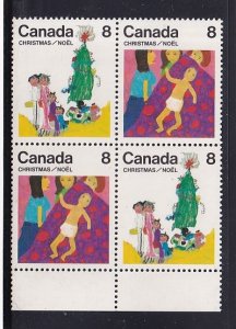 Canada  #676-677a  MNH  1975  block of 2 pairs Christmas  8c