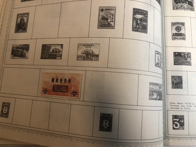 The New World Wide Postage Stamp Album Lots Of Old Stamps