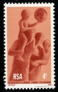 SOUTH AFRICA SG410 1976 FAMILY PLANNING AND CHILD WELFARE MNH