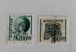 Korea #373-374 Used/Finem 200w, Bodihisahva Cavern Temple, Silla Dynasty, 1965