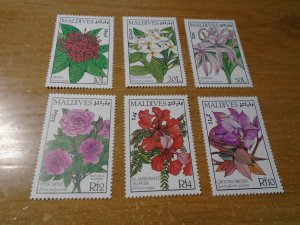 Flowers :  Maldives  #  1231-38  MNH