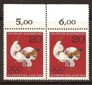 Germany  #  899  Mint  N H  Numeral  Pair .