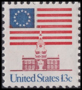 US 1622 Old Glory over Independence Hall 13c single MNH 1975