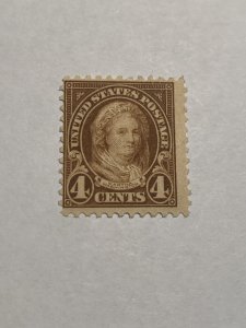 US Scott #556 4 Cent Mint Hinged Martha Washington 1922 