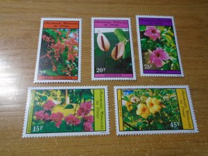 Flowers :  Congo  #  685-89  MNH