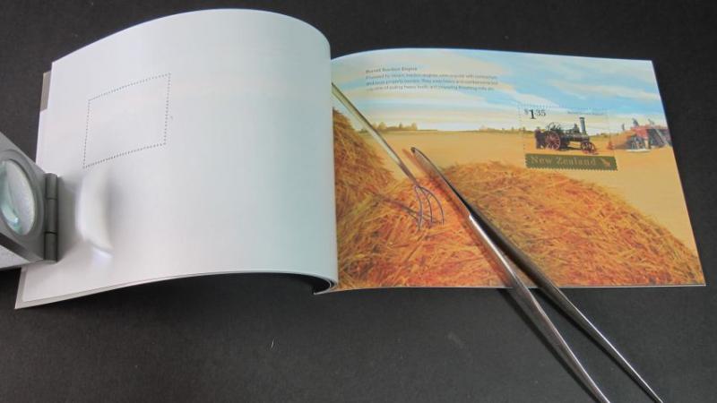 New Zealand 2004 Farm Equipment Complete Booklet Sc 1934b (detail Pics on Des)