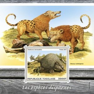 Togo 2021 MNH Prehistoric Animals Stamps Extinct Species Doedicurus 1v S/S