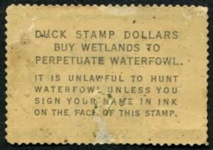 USA SC# RW 26 Labrador w Mallard, $3.00 small thin, MH