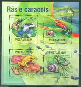 MOZAMBIQUE 2013 FROGS AND SNAIL  SHEET   MINT NH