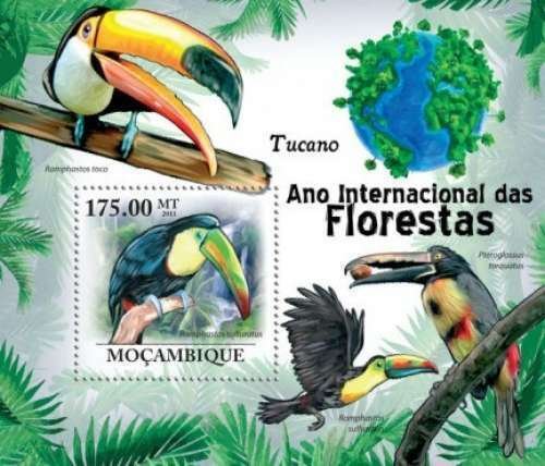 Mozambique - Toucan Birds on Stamps -  Stamp S/S 13A-598 