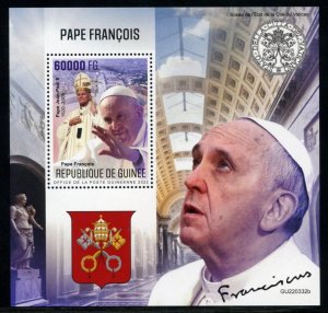 GUINEA 2022 POPE FRANCIS SOUVENIR SHEET MINT NEVER HINGED