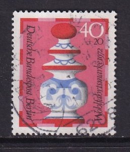 Germany  Berlin   #9NB94  used  1972  chess 40pf