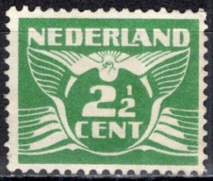 Netherlands; 1927: Sc. # 169: */MH GUMLESS Single Stamp