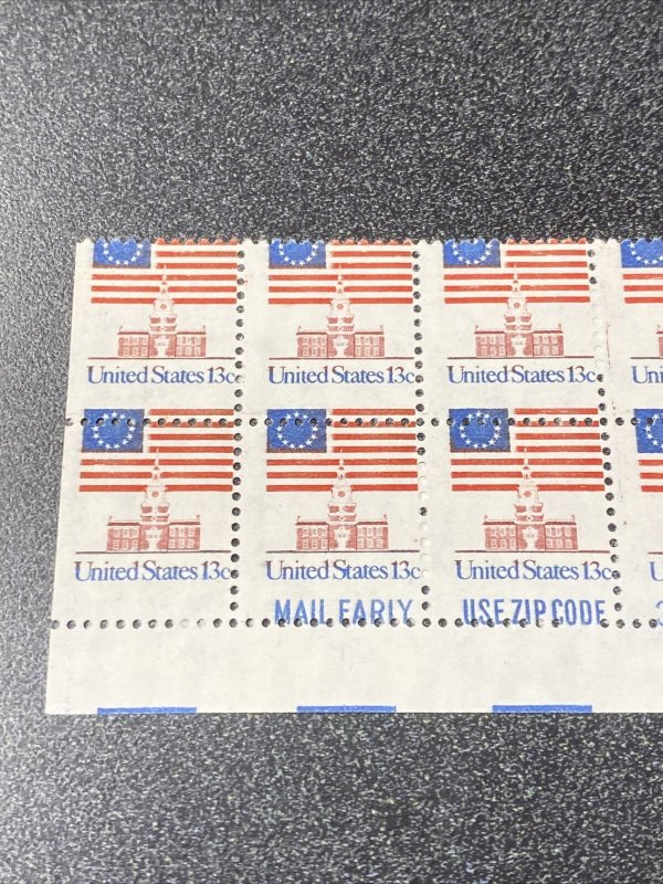 EFO: US 1622 Flag Over Independence Hall Plate Block Of 20 - Very Cool Item