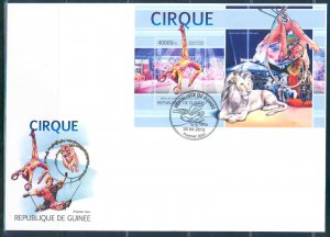 GUINEA 2013 CIRCUS TROUPES OF THE WORLD ANIMALS ACROBATS SOUVENIR SHEET FDC