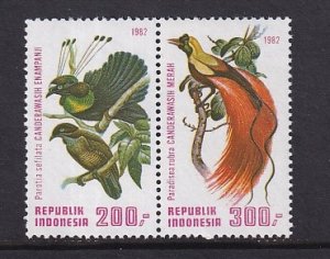 Indonesia    #1184Ab-c   MNH  1982  pair of stamps from  birds sheet