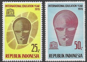 Indonesia 795-96   1970   set 2  FVF mint hinged