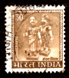 India 30p Handicrafts Indian Dolls 1979 SG.732b, Scott 678 Definitive Used (#03)