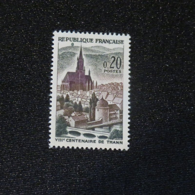 France 1004 Mint VF, OG.NH. Cv. $0.45