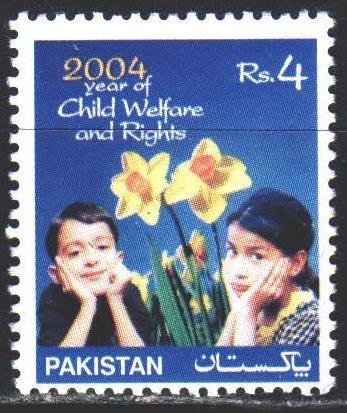 Pakistan. 2004. 1235. Declaration of children's rights, daffodils. MNH.