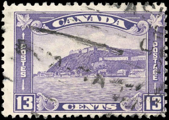 Canada #388 F-VF Used - 1959 5¢ Plains of Abraham-Sound