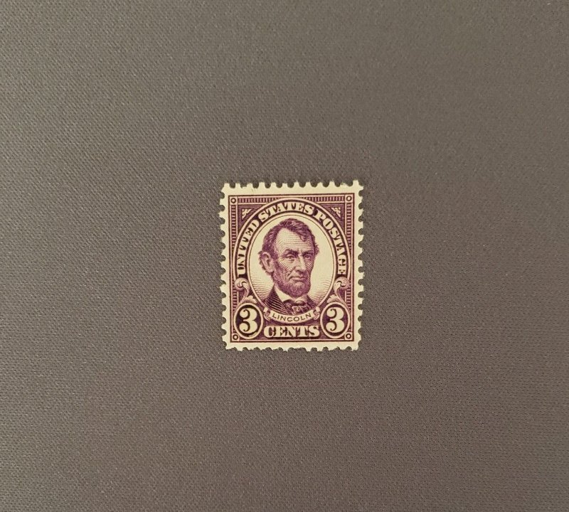 635, Lincoln violet, Mint, Prev Hinged, CV $1.10