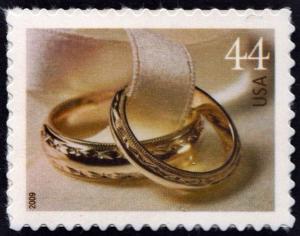 SC#4397 44¢ Wedding Rings Single (2009) SA