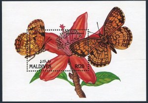 Maldives 1571,MNH.Michel Bl.202. Butterflies 1991. Pearl crescent.