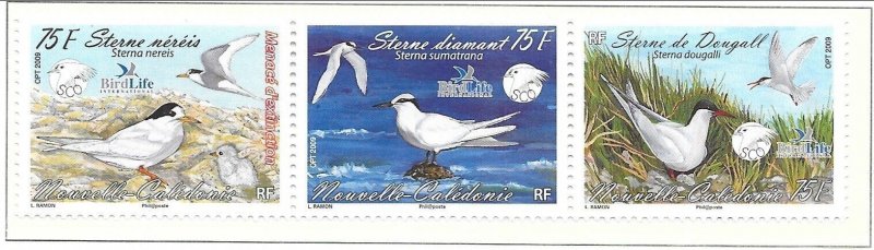 NEW CALEDONIA Sc 1067 NH ISSUE OF 2009 - STRIP - BIRDS