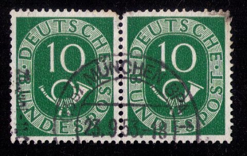 GERMANY Sc #675 POST HORN 10Pf USED VERT. PAIR F-VF