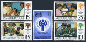 Mauritius 488-492,MNH.Michel 484-488. IYC-1979.Vaccination,Playing,Students,