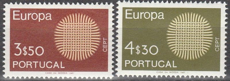 Portugal #1061-2  F-VF Unused CV $9.00 (C5300)