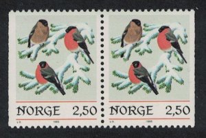 Norway Birds Wreath Northern Bullfinch 2.50 Kr Pair 1985 MNH SC#872 SG#964