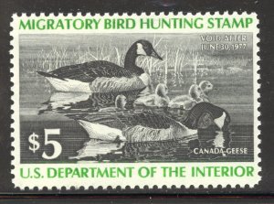 United States Scott RW43 MNHOG - 1976 $5 Canada Geese - CV $16.00