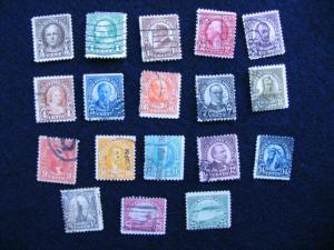 US - Small Collection – 1922 thru 1925 Issue – 16X Stamps