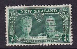 New Zealand  #199  used  1935  queen and king 1/2p