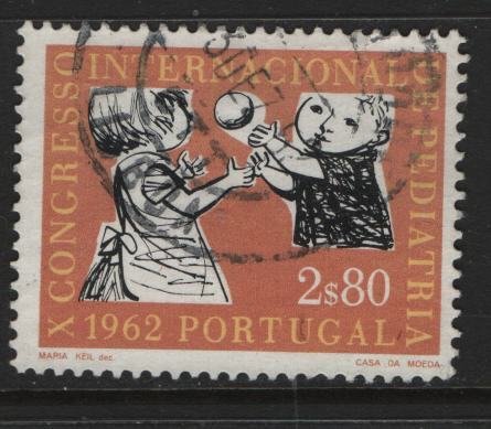 PORTUGAL,893, USED, 1962, CHILDREN PLAYING BALL