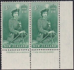 NEW ZEALAND 1953 Queen on Horseback 3/- MNH pair with imprint & plate #....A7101