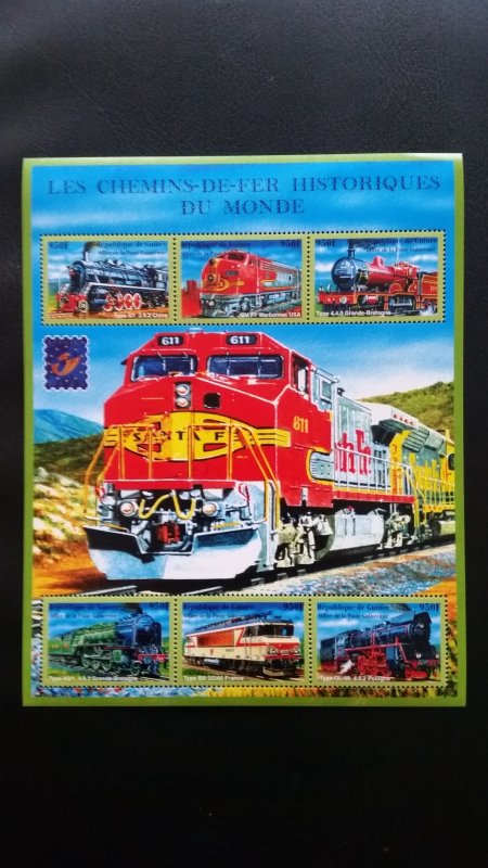 Trains and locomotives - Guinea 2001. - 2x SS complete ** MNH