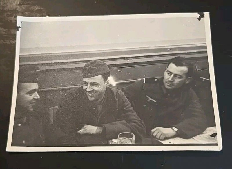 WW2 WWII Original German Military Soldiers Overseas photo WEHRMACHT ARMY