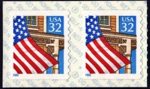 SC#2915 32¢ Flag Over Porch Coil Pair (1995) SA