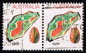 Australia #559 Agate; Used Pair (0.50)