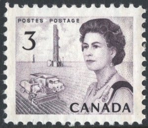 Canada SC#456 3¢ QE II, Oil Derrick and Combine Harvester (1967) MNH