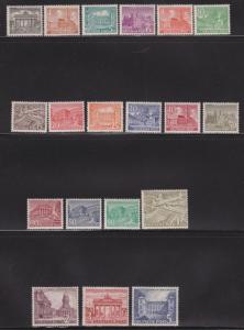 Berlin 9N42 - 9N60 VF-NH set  scv $ 700 ! see pic !