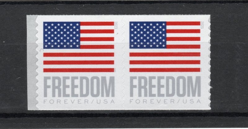 Scott # 5789a unused  MNH  Freedom Flag  coil  pair  Die Cut 11