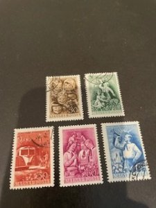 Hungary sc 940-944 u comp set