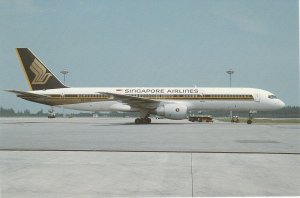 8386 Aviation Postcard  SINGAPORE BOEING 757 212  Airlines