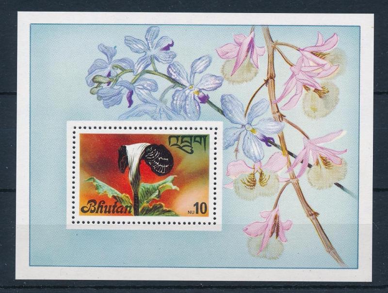 [50211] Bhutan 1976 Flowers Orchids Souvenir sheet MNH