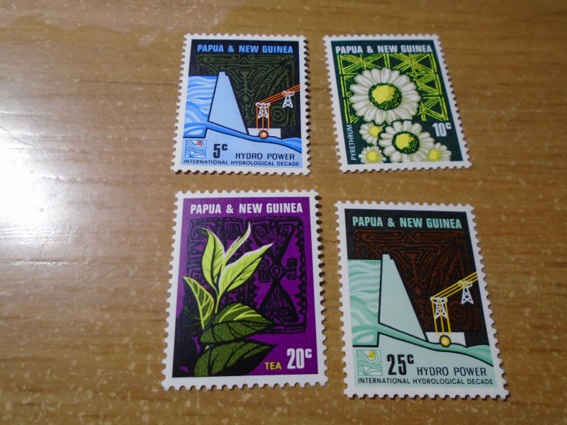 Papua  New Guinea  #  241-44   MNH  Flowers