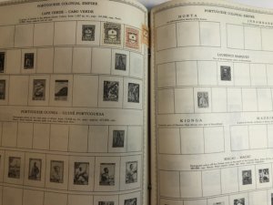 The New World Wide Postage Stamp Album Lots Of Old Stamps